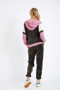 Blouson Velours Kaki à Capuche Aiden Wildlake 8 Blouson Velours Kaki à Capuche Aiden Wildlake -CrocForm Boutique 21h aiden wildlake hkc97 dos