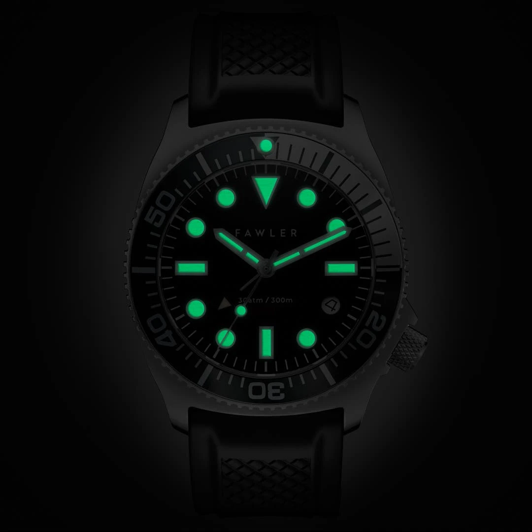 Fawler Alon | Montre De Plongée GMT Noire En Acier Inoxydable 4 Fawler Alon | Montre De Plongée GMT Noire En Acier Inoxydable – Image 2