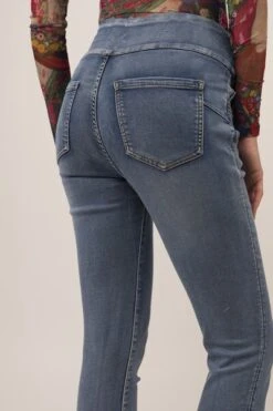JEANS : B009-18 -CrocForm Boutique 4e24672f0ca456ae