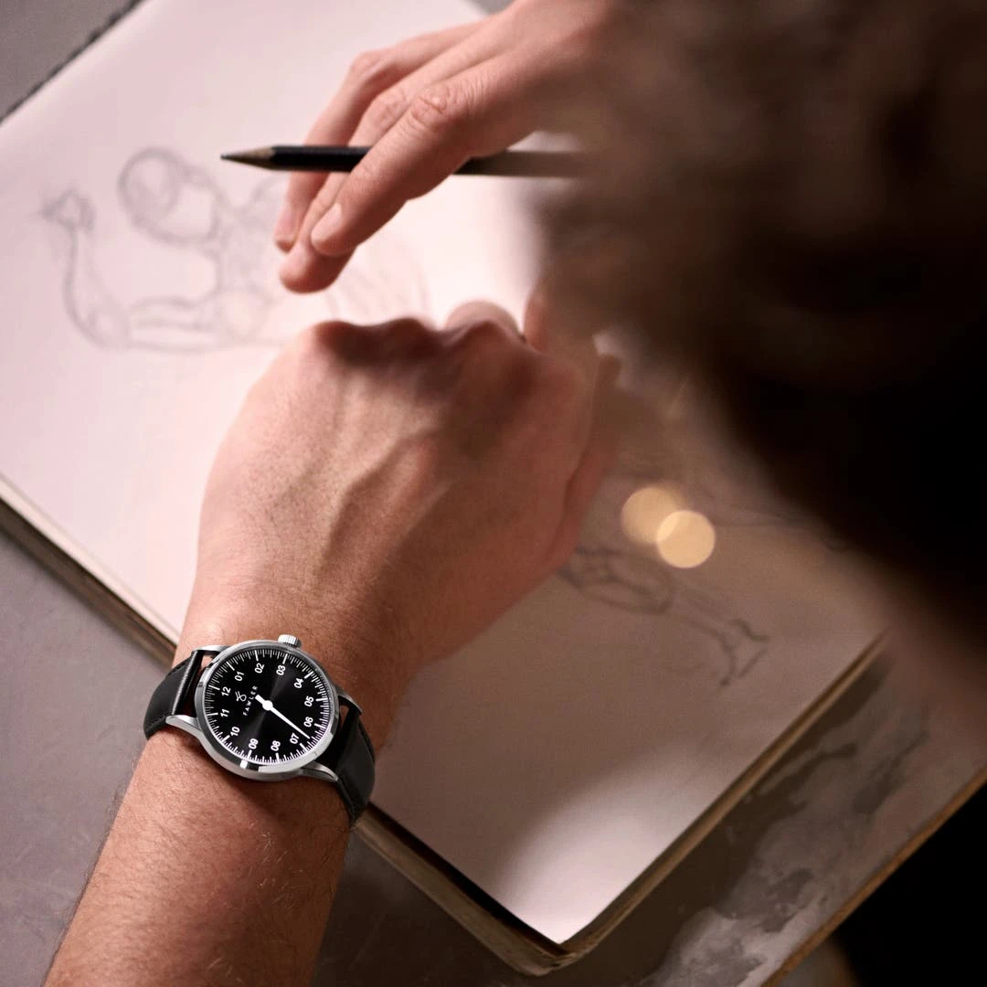 Fawler Paz | Montre Habillée Noire à Une Seule Aiguille En Acier Inoxydable 4 Fawler Paz | Montre Habillée Noire à Une Seule Aiguille En Acier Inoxydable – Image 2