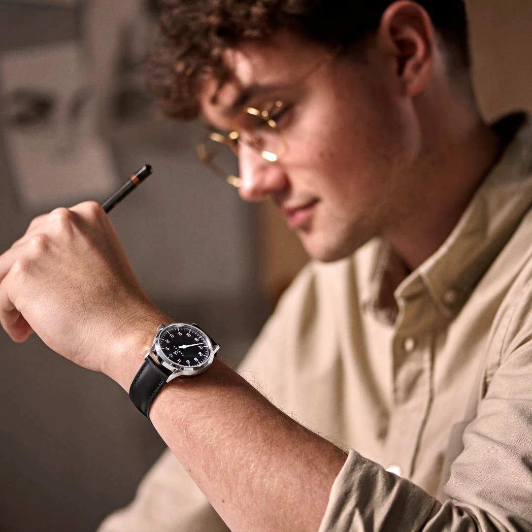 Fawler Paz | Montre Habillée Noire à Une Seule Aiguille En Acier Inoxydable 6 Fawler Paz | Montre Habillée Noire à Une Seule Aiguille En Acier Inoxydable – Image 4