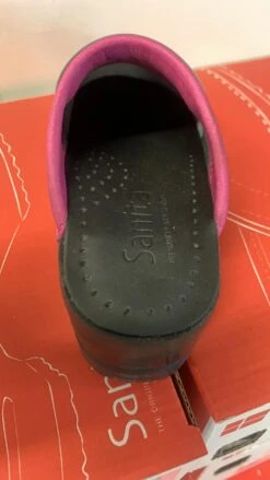 Sabot Enfant Sanita Noir Brillant Couture Rose 10 Sabot Enfant Sanita Noir Brillant Couture Rose -CrocForm Boutique sabot sanita enfant couleur rose5