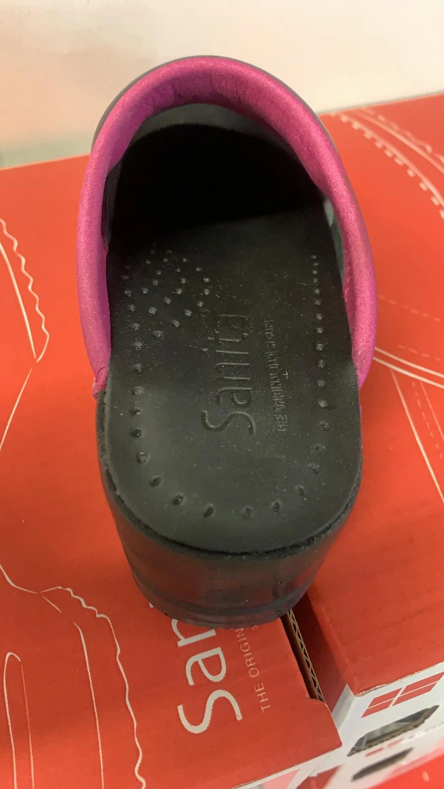 Sabot Enfant Sanita Noir Brillant Couture Rose 6 Sabot Enfant Sanita Noir Brillant Couture Rose – Image 5